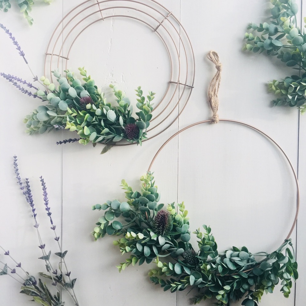 Minimalistic spring wreaths - 12" - styles vary